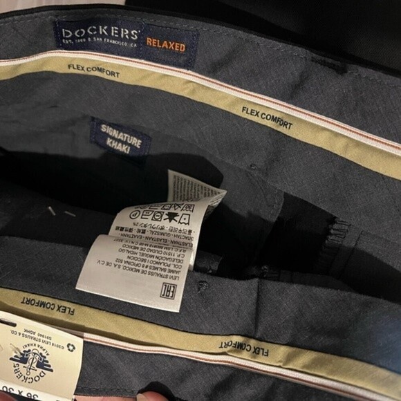 #0122- Dockers Signature Khaki Lux Cotton Stretch Mens Relaxed Fit Pleated Pant. - Picture 5 of 6